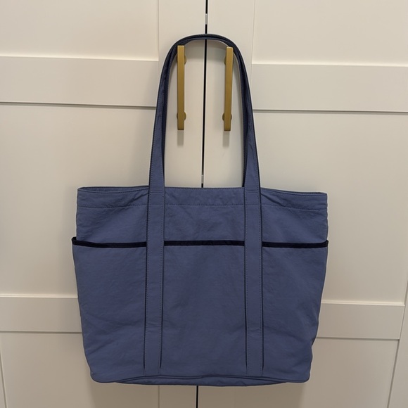 Daily Multi Pocket Tote 20L - Picture 3 of 9